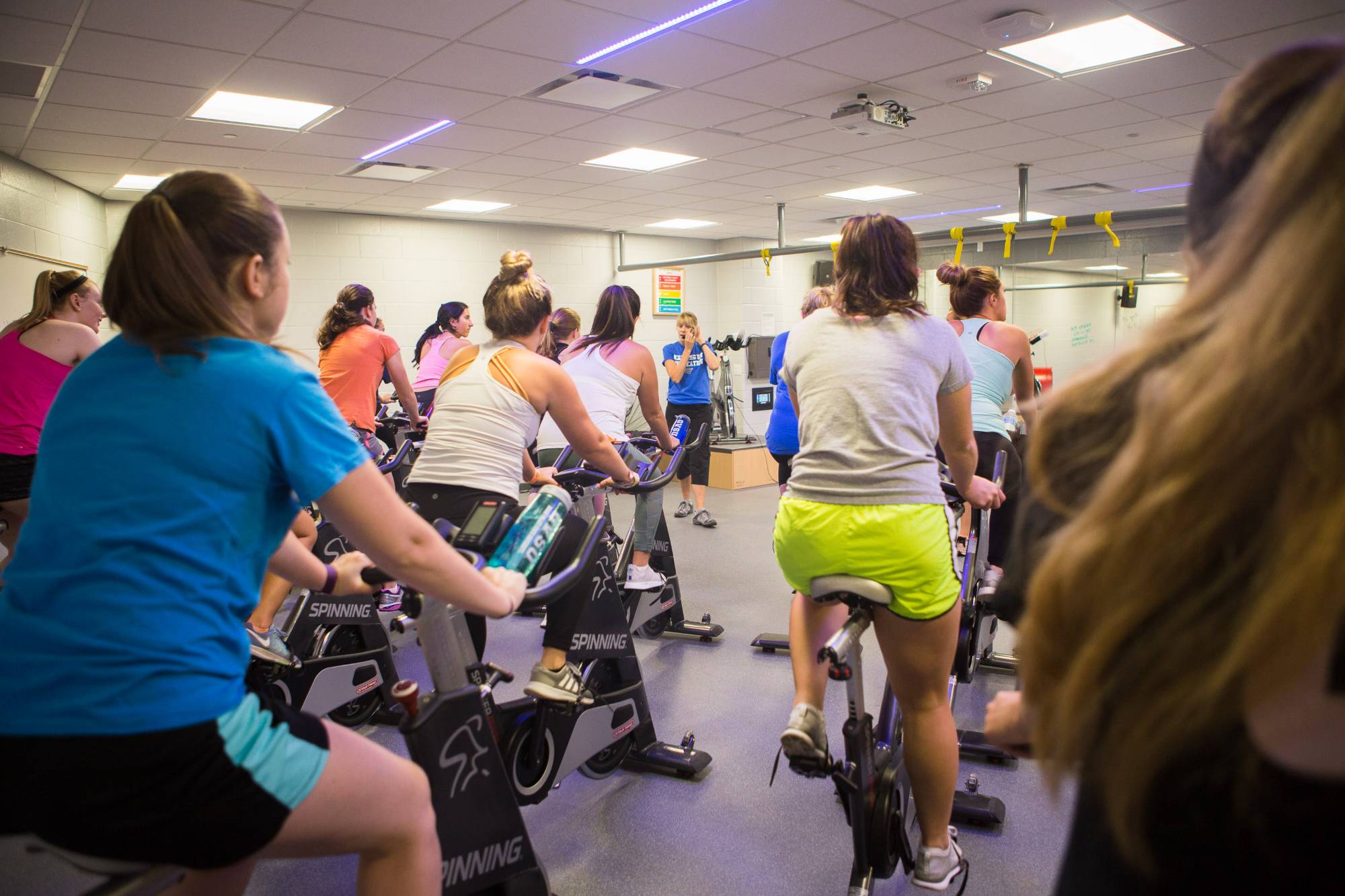 group exercise spinning class